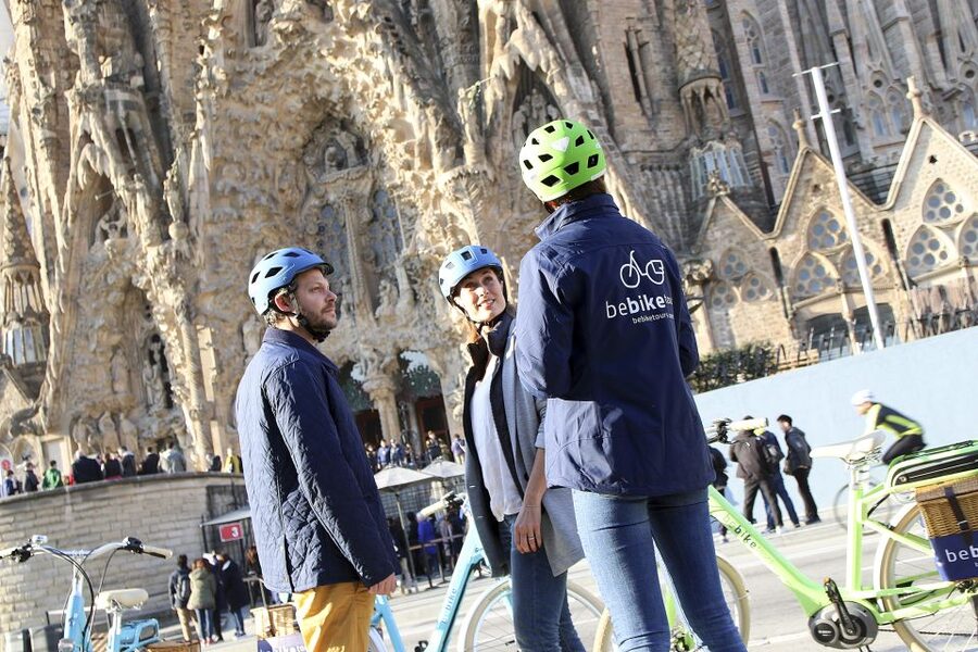 Barcelona: 2.5-Hour Bike or E-Bike Historical Tour - What the $28 price gets you