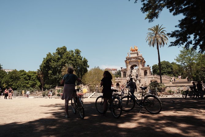 Barcelona 3-hour Bike or E-Bike Tour: Highlights and Hidden Gems - Roman streets, medieval squares, and Catalan Gothic