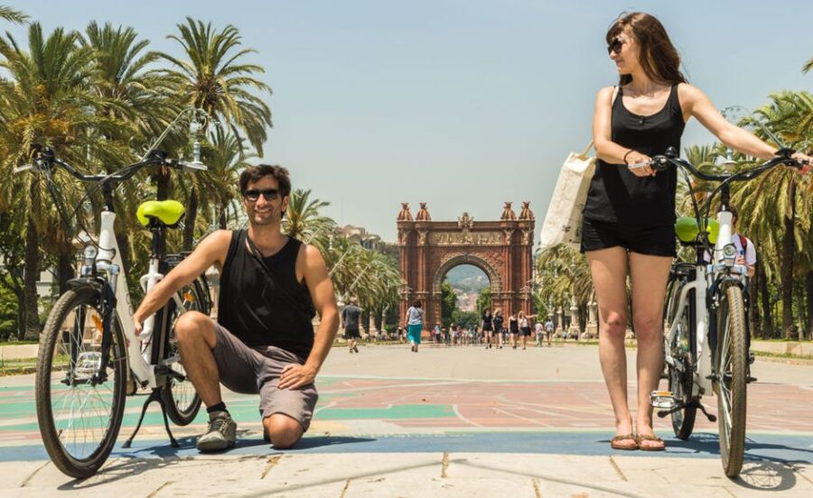 Barcelona: 4-Hour E-Bike Photography Tour - Gaudí’s modernist route, with Casa Milà and Casa Batlló