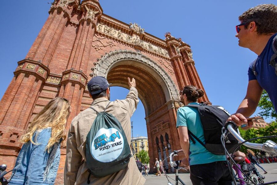 Barcelona: 4-Hour Off-the-Beaten-Track Small Group Bike Tour - Beaches, Barceloneta, and the waterfront