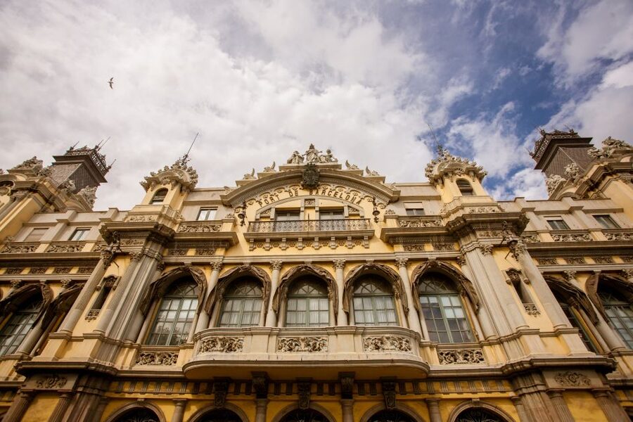 Barcelona Beach 3-Hour Bike Tour - The Olympic Villa and Ciutadella Park