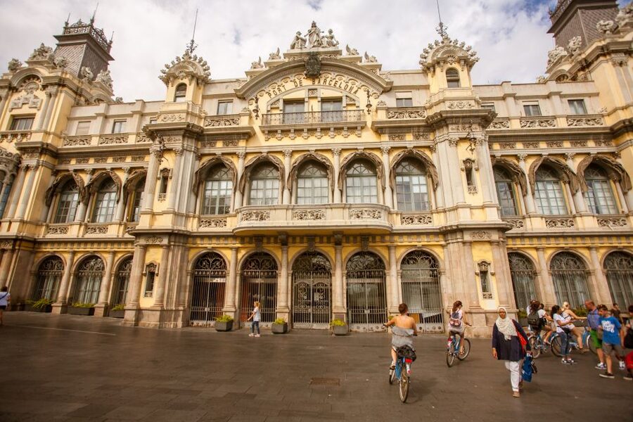 Barcelona Beach 3-Hour Bike Tour - What the three-hour pace feels like