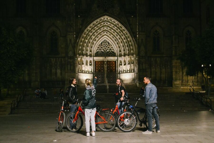 Barcelona Bike Tour by Night with Cava - Crossing the Raval and Eixample