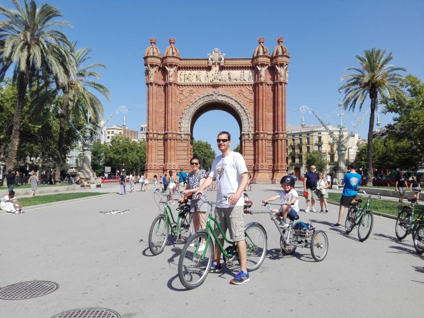 Barcelona: Bike Tour for Families - El Born, designer shops, and a bohemian feel