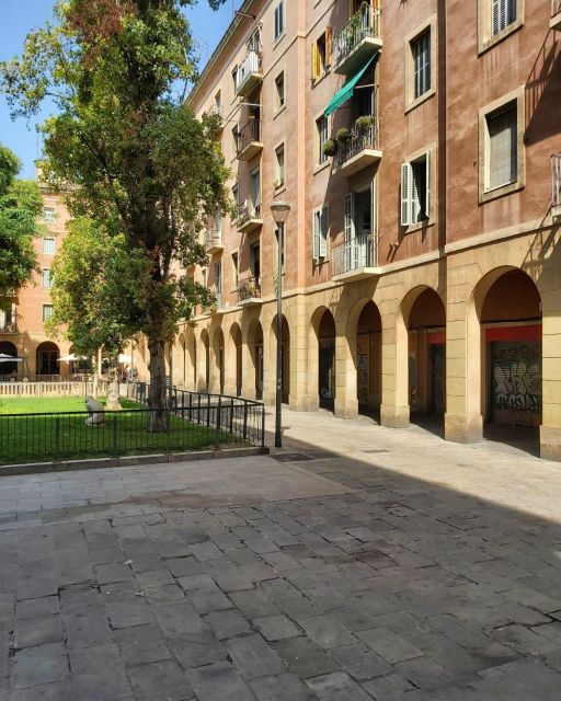 Barcelona: Bike Tour for Families - Roman traces and old lanes in the Gothic Quarter