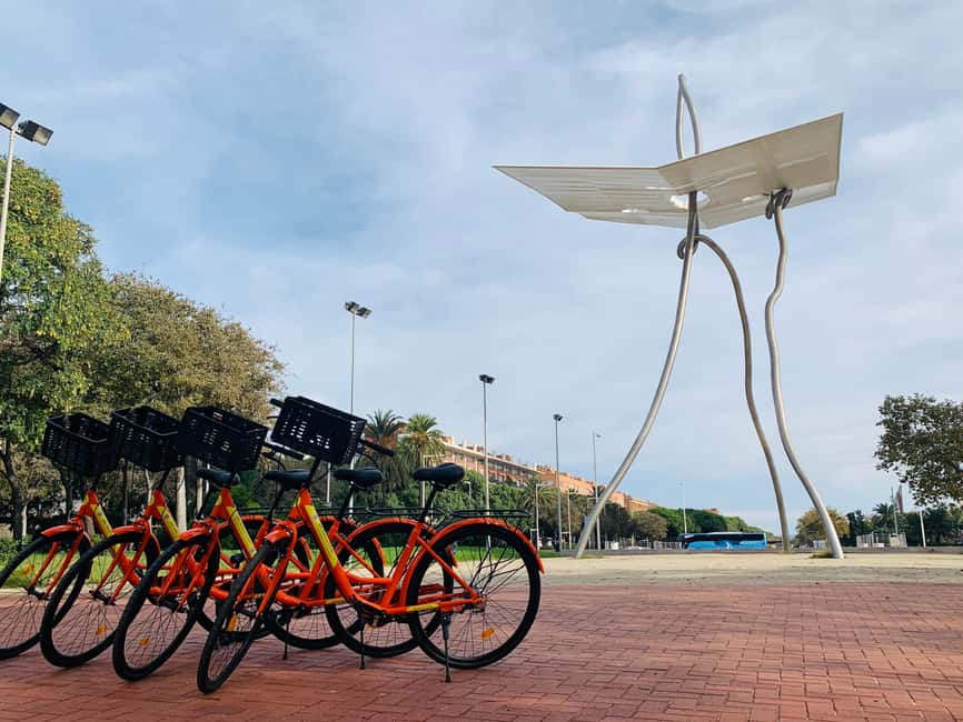 Barcelona Bike Tour: Iconic Sights & Hidden Spots - Arc de Triomf and Cascada Monumental