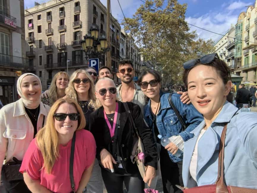 Barcelona: Bike Tour & Sagrada Familia Skip-the-Line Tickets - A four-hour introduction to Barcelona by bicycle