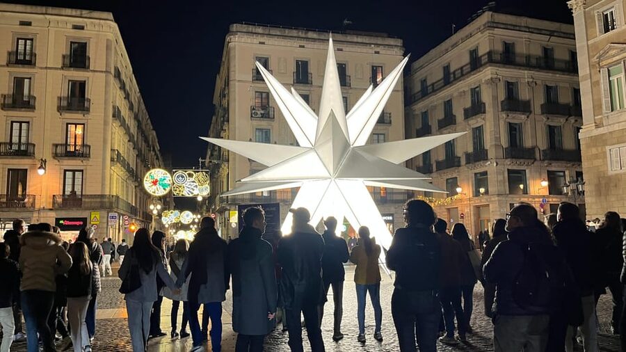 Barcelona: Christmas Lights and Markets Bike Tour - Why a Christmas bike tour works well in Barcelona