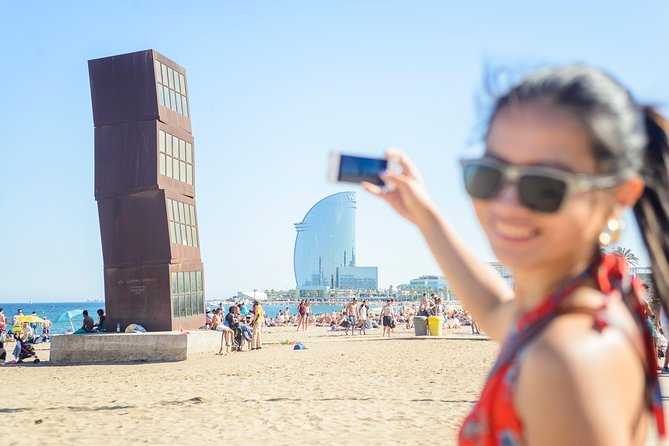 Barcelona e-Bike Tour: Gaudí & Old Town Small Group - Gaudí’s Barcelona from the saddle