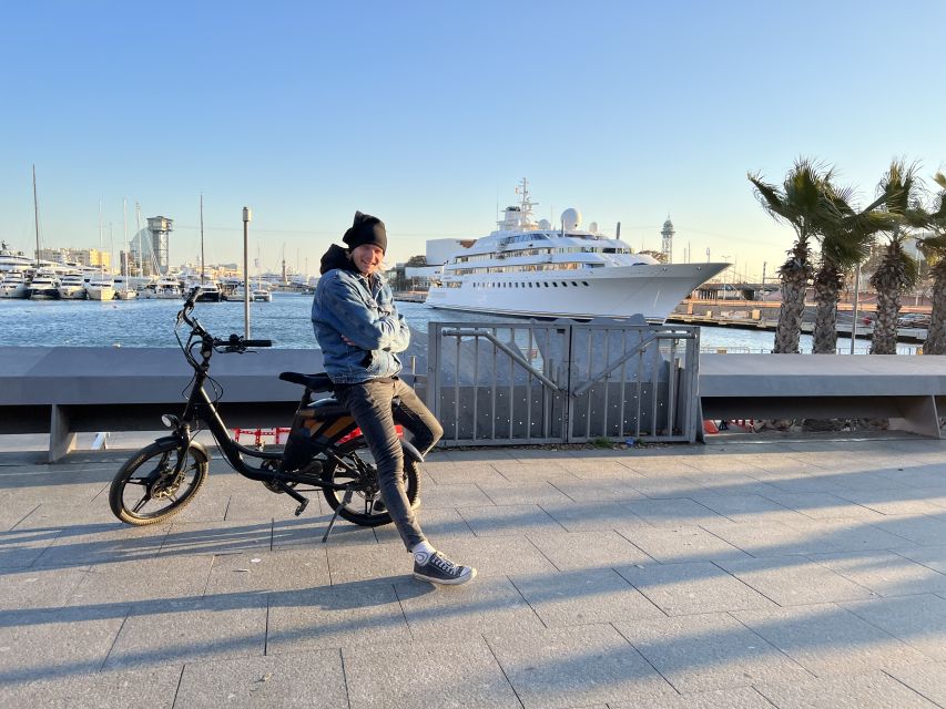 Barcelona: Gaudi Guided E-Bike Tour - The park stop and the value of a flexible pace