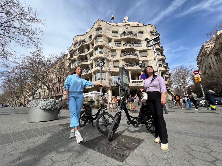 Barcelona: Gaudi Guided E-Bike Tour - What the guides add to the ride