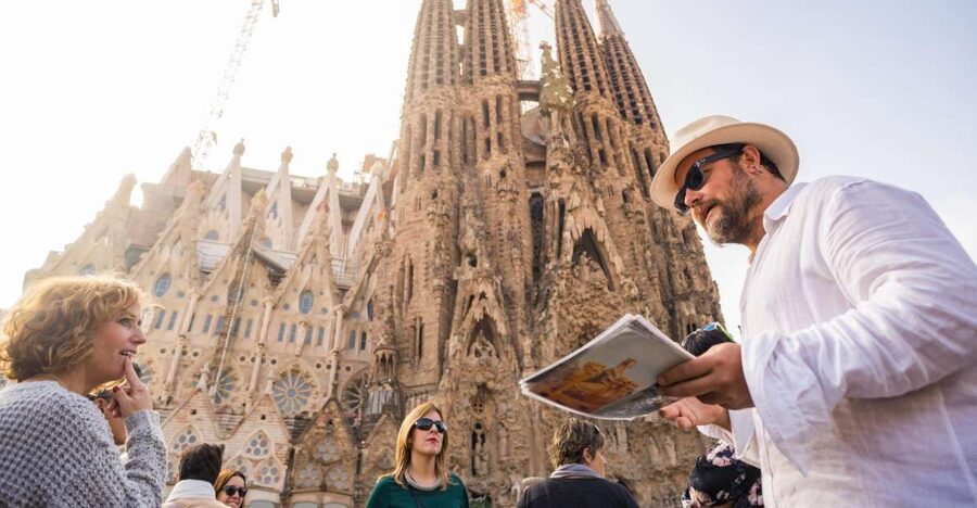 barcelona: Gaudi Highlights eBike tour - Starting in El Born near Plaça de Sant Agustí Vell