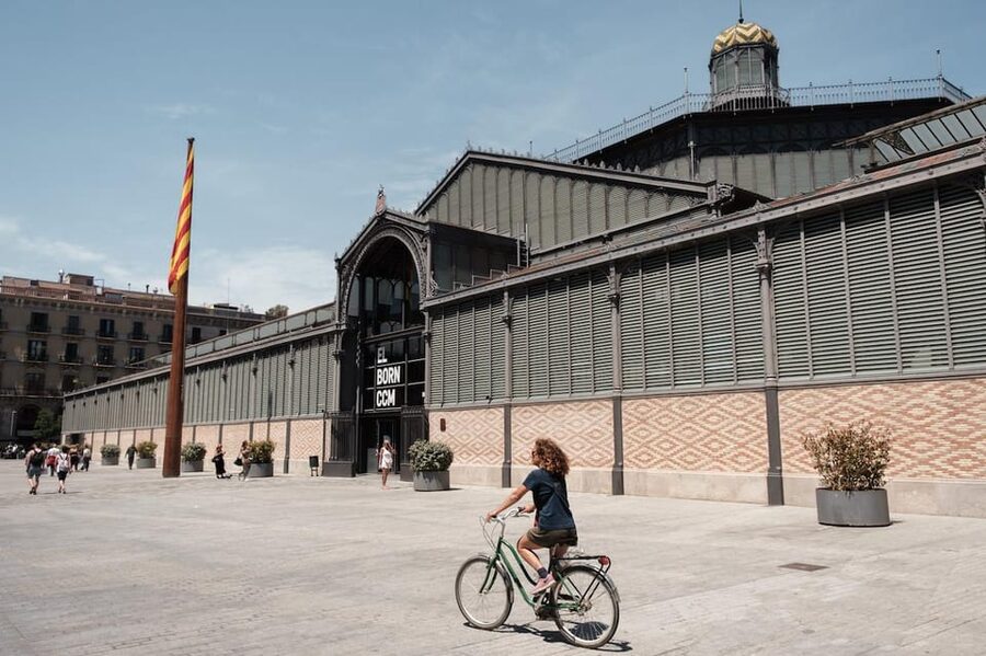 Barcelona: Guided Bike or E-Bike City Tour - Quick reasons to choose this ride