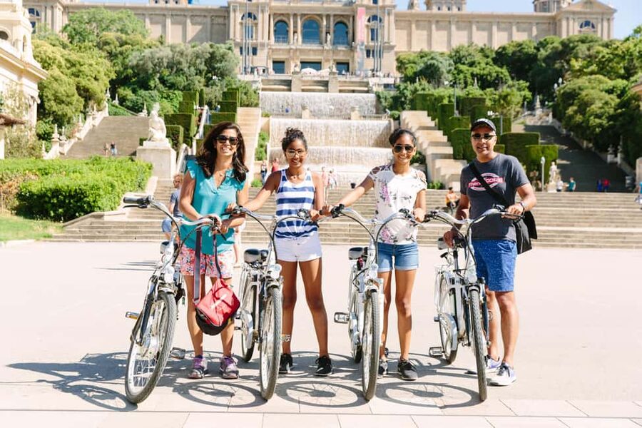 Barcelona: Guided Highlights Bike or eBike Tour (3 Hours) - Starting in the Gothic Quarter at Carrer dels Escudellers