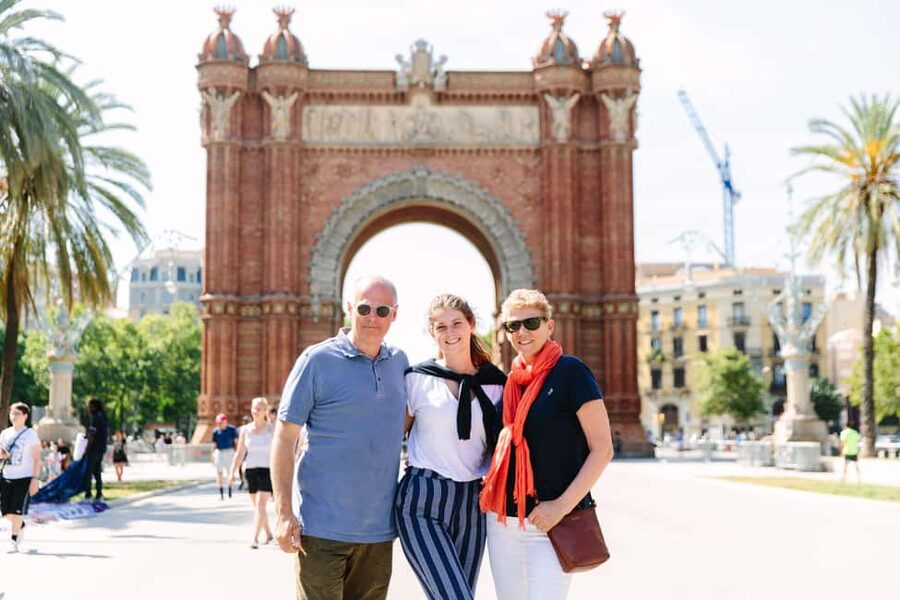 Barcelona: Guided Highlights Bike or eBike Tour (3 Hours) - Barcelona Cathedral and Palau de la Música