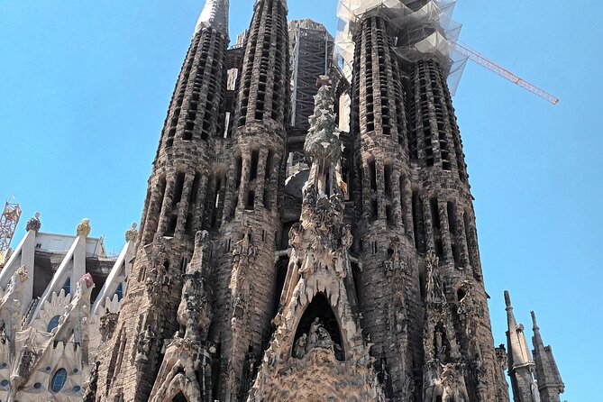 Barcelona Highlights Bike Tour - Key points at a glance