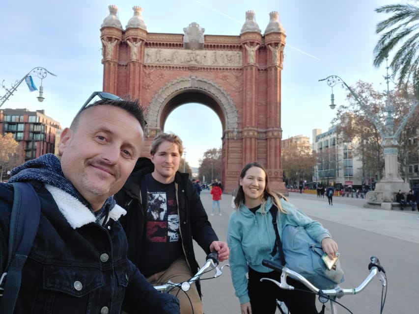 Barcelona Highlights Bike Tour - Arc de Triomf and Ciutadella Park