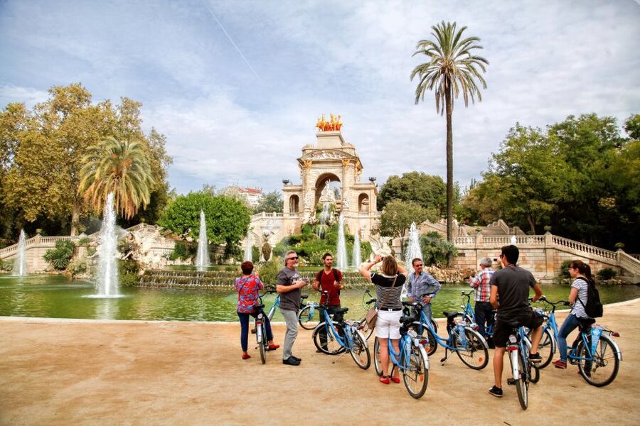 Barcelona Historical 3-Hour Bike Tour - Gothic Quarter lanes and Santa Maria del Mar