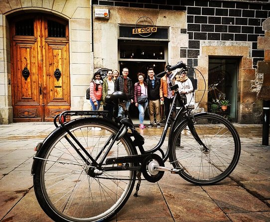 Barcelona: Private Bike/eBike Tour & Sagrada Familia Tickets - Ending inside Sagrada Familia