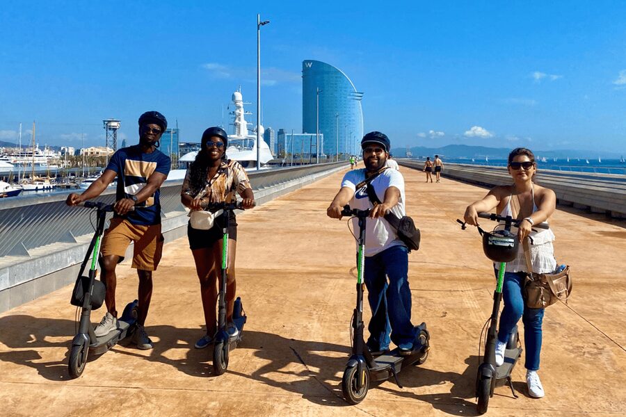 Barcelona: Sagrada Familia Electric Scooter or Bike Tour - Why two hours can show you so much of Barcelona
