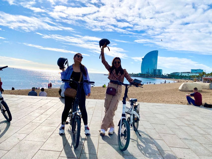 Barcelona: Sagrada Familia Electric Scooter or Bike Tour - La Monumental and the Sagrada Família