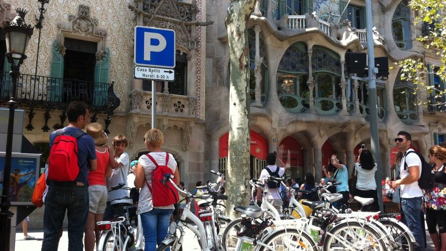 Barcelona: Small Group or Private Bike Tour - Eixample and the bold faces of Modernisme