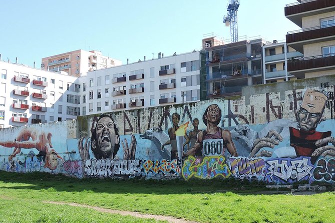 Barcelona Street Art and Graffitti Bicycle Tour - Why the bicycle makes a difference