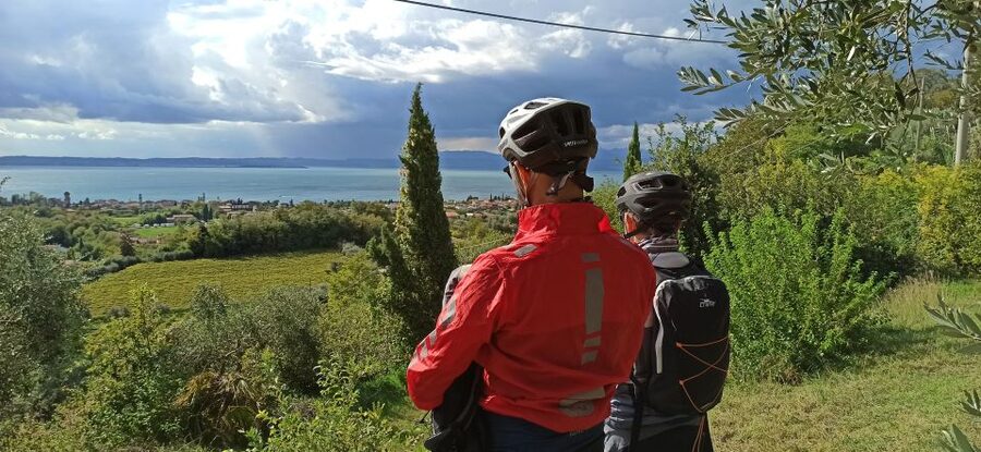 Bardolino: e-bike tour and wine tasting on the hills - What the $100 price really buys