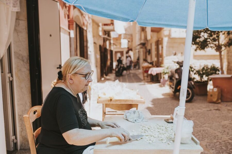 Bari: Bike Tour & Pasta Making Experience - Tasting orecchiette, tomato sauce, and wine