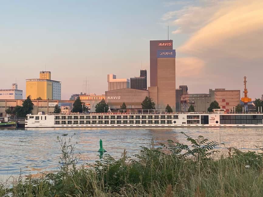 Basel: Fancy a bike tour through 3 countries in 60 minutes? - Returning through Kleinhünigen harbor