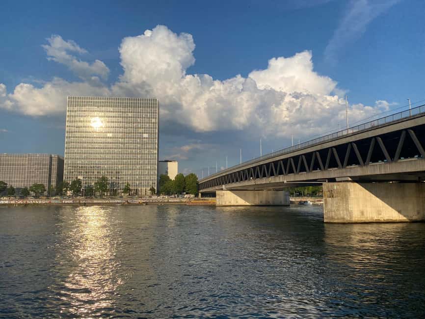Basel: Fancy a bike tour through 3 countries in 60 minutes? - The Dreiländereck monument and the three-country idea