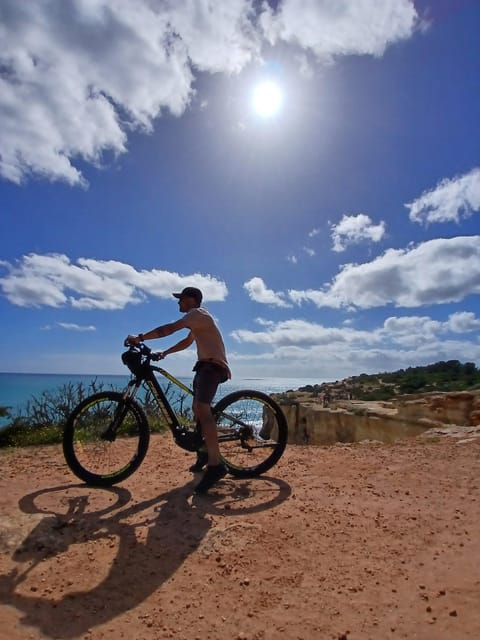Benagil e-bike tour 7 hanging valleys - Local stories instead of a simple photo ride