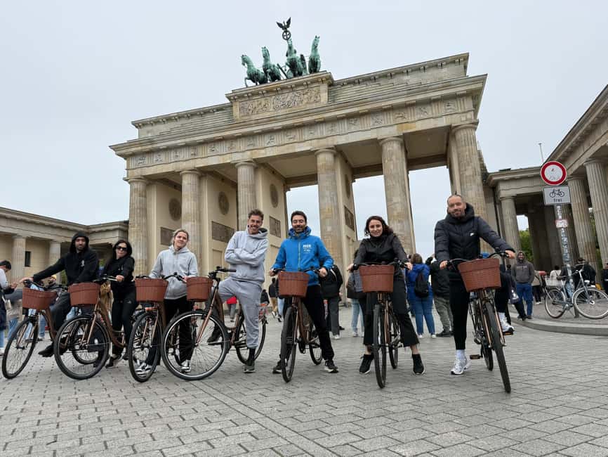 Berlin: 3-hour bike tour - A journey through time in the capital - Museum Island from the outside