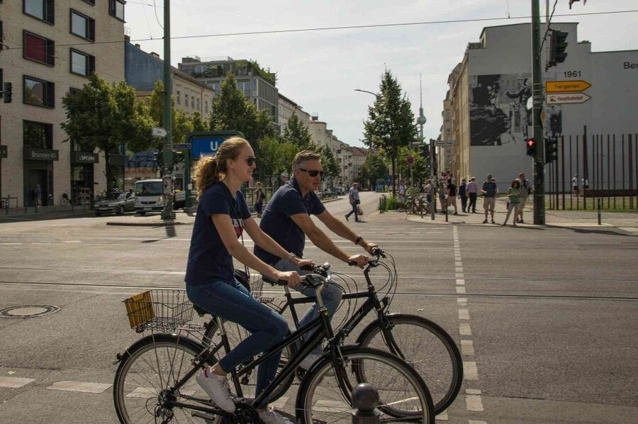 Berlin: 48-Hour or 72-Hour Bike Rental - Tempelhofer Park, where the city opens up
