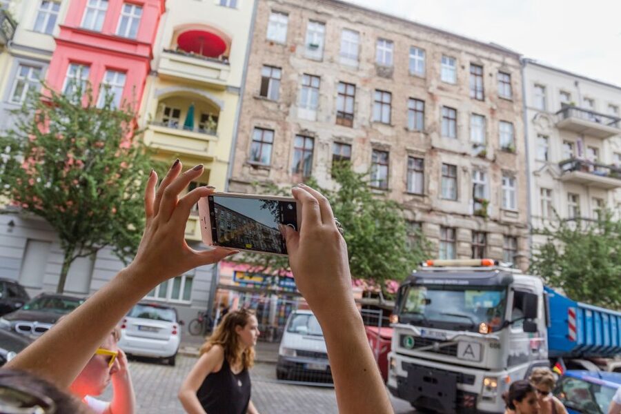 Berlin: Alternative Bike Tour of Kreuzberg & Friedrichshain - Who should book this tour?