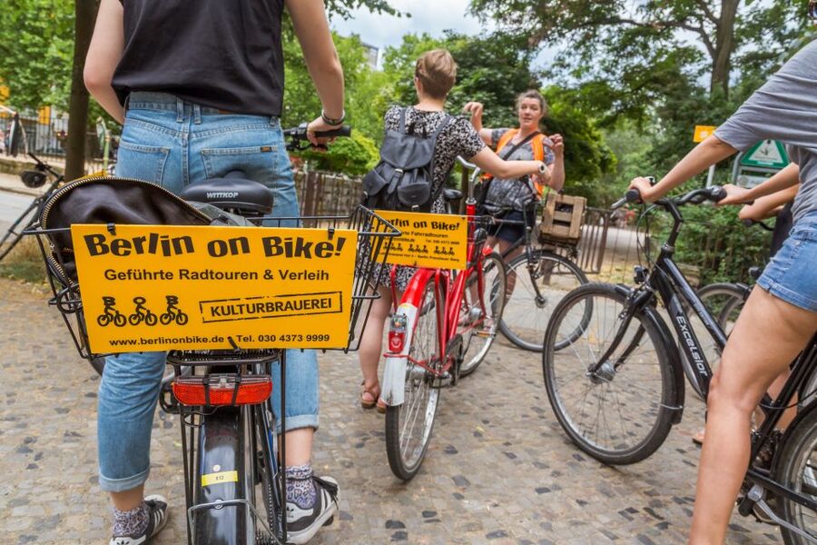Berlin: Alternative Bike Tour of Kreuzberg & Friedrichshain - Along the Spree and into Kreuzberg