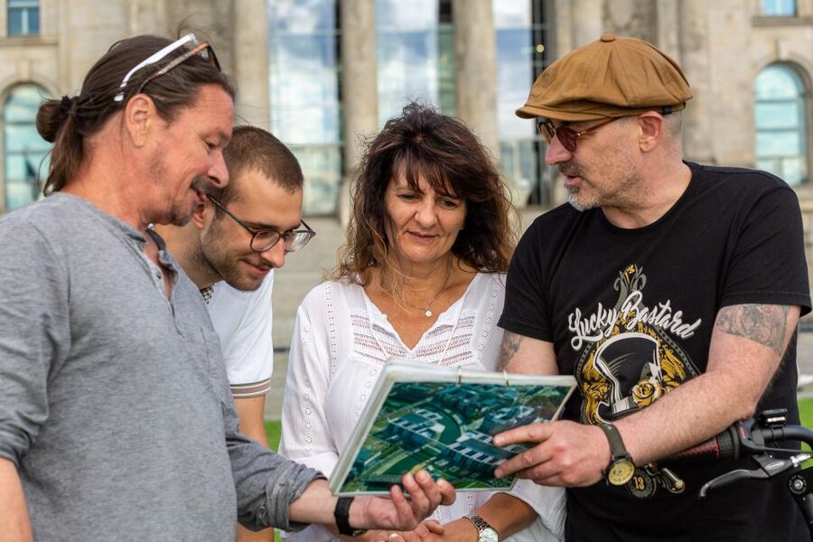 Berlin: E-Bike Tour of the Berlin Wall and Mitte Highlights - Unter den Linden, the cathedral, and Berlin’s oldest core
