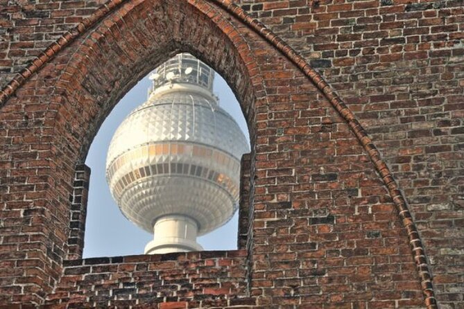 Berlin: Experience the Alternative Kreuzberg on a Bike Tour - Görlitzer Park and the changing city