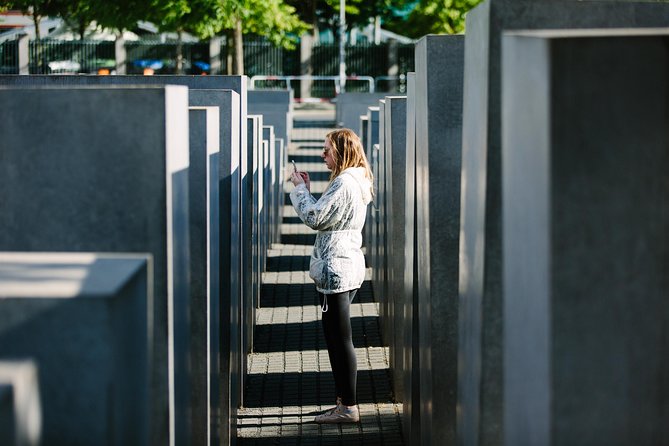 Berlin Highlights: 3-Hour Bike Tour - Museum Island from a moving viewpoint