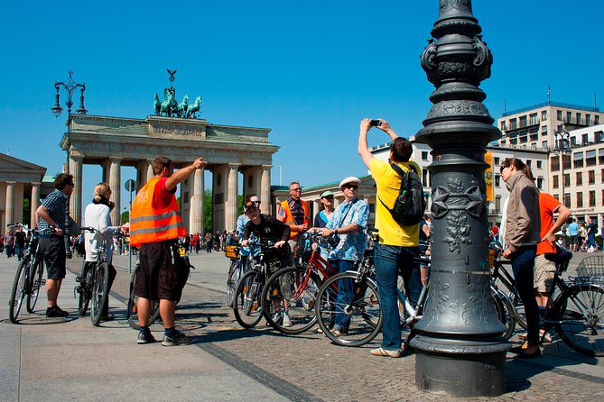 Berlin Highlights Sightseeing Bike Tour in Small Groups - Why a bike is a smart way to see Berlin