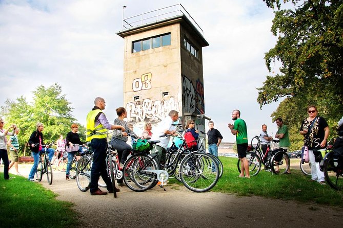 Berlin: Private Bike Tour of the Berlin Wall and Third Reich - Flak towers, escape attempts, and a divided cemetery