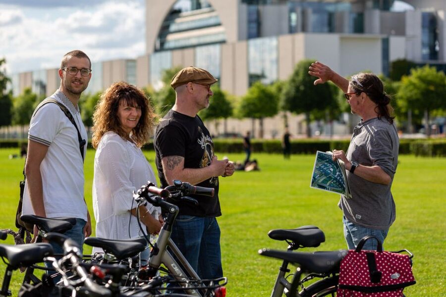Berlin: Small Group Bike Tour Through City Center - Why Bornholmer Straße is the right starting point
