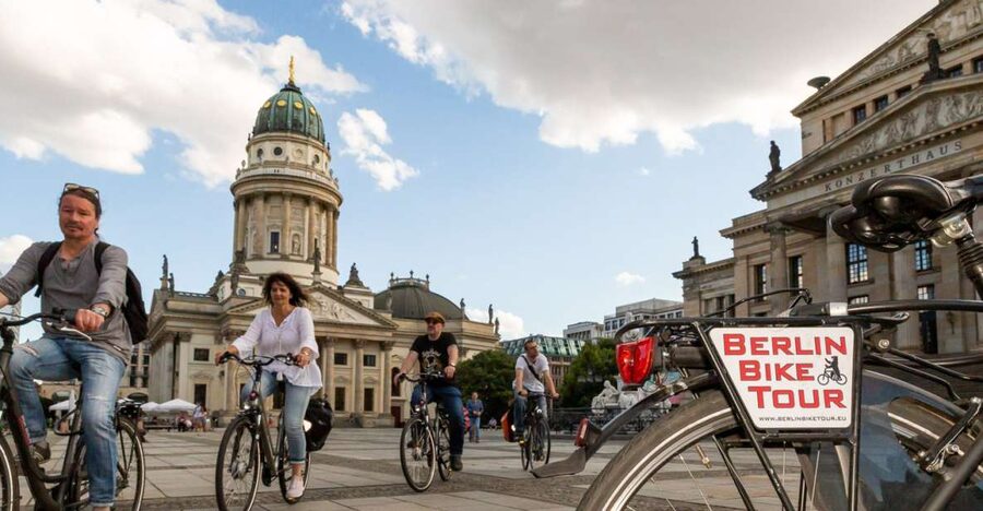Berlin: Small Group Bike Tour Through City Center - From the Charité to the glassy Hauptbahnhof