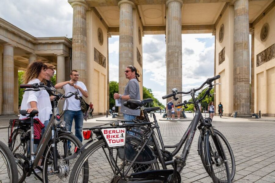 Berlin: Small Group Bike Tour Through City Center - The Reichstag and Berlin’s Government Quarter