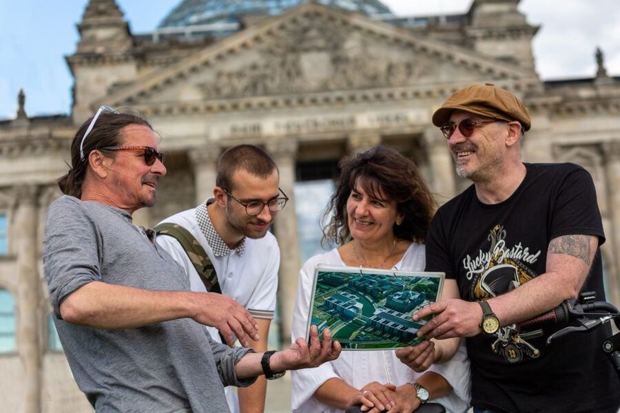 Berlin: Small Group Bike Tour Through City Center - Gendarmenmarkt, Bebelplatz, and Unter den Linden
