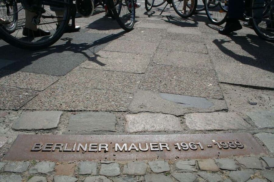 Berlin: The Wall and Third Reich Guided Bike Tour - Humboldthain and Berlin’s bunker remains