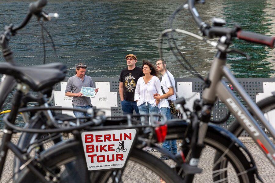 Berlin Wall History Small Group Cycling Tour - Chausseestraße and Invaliden Cemetery