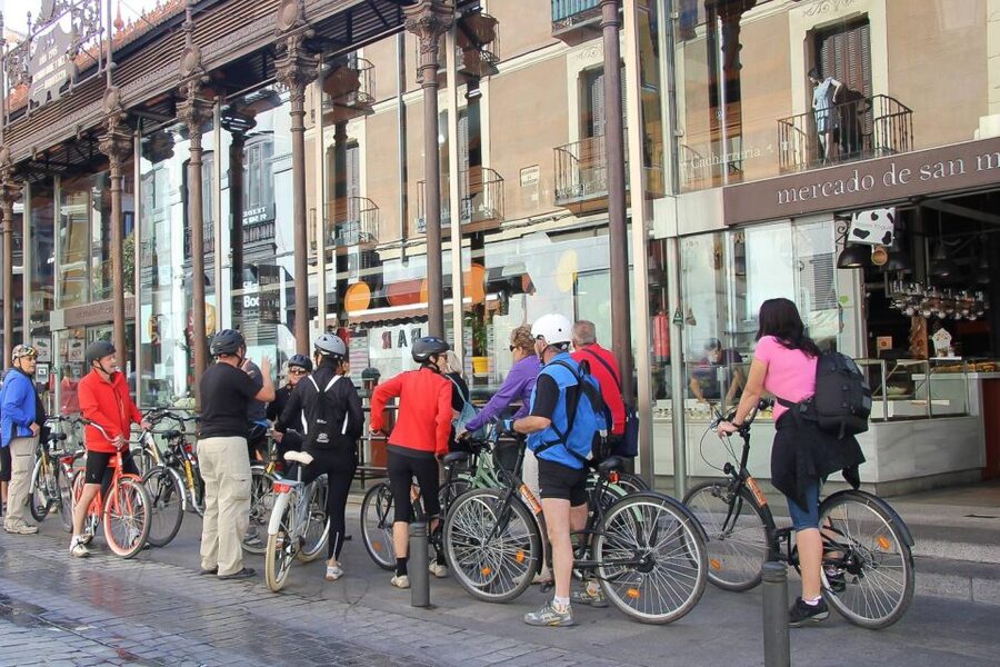 Best of Madrid: 3-Hour Guided Bike Tour in Small Groups - What the guides do well