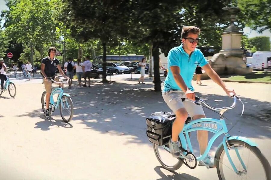 Best of Paris Bike Tour - Pont Alexandre III and the grand western route