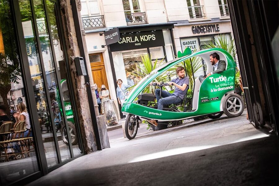 Best of Paris Private Rickshaw bike Tour with guide - Along the Seine to the Eiffel Tower